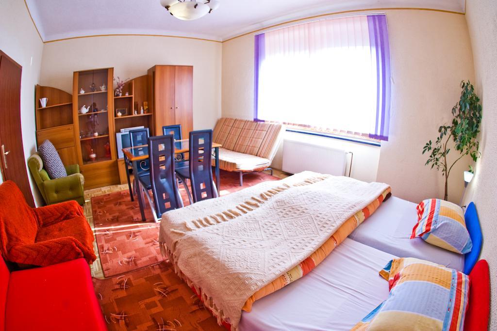 Guest House Pikapolonca ماريبور الغرفة الصورة